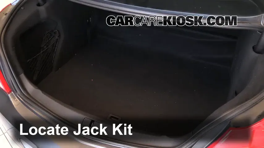 2011 Buick Regal CXL 2.0L 4 Cyl. Turbo FlexFuel Pneus et roues Changer un pneu crevé